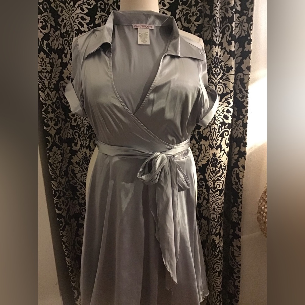 Silver Holiday Moments cocktail Dress Size 9
